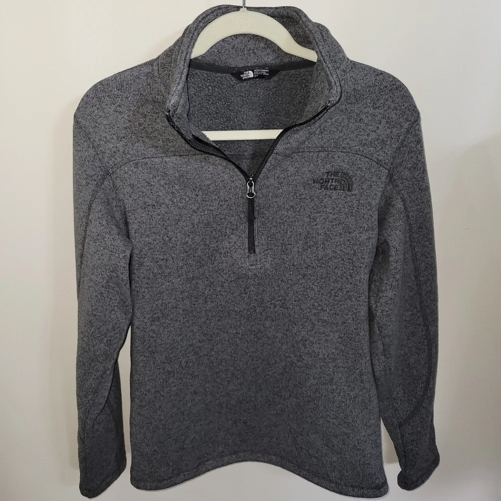 The North Face Men's Charcoal Quarter Zip-Up Sweater Size Small